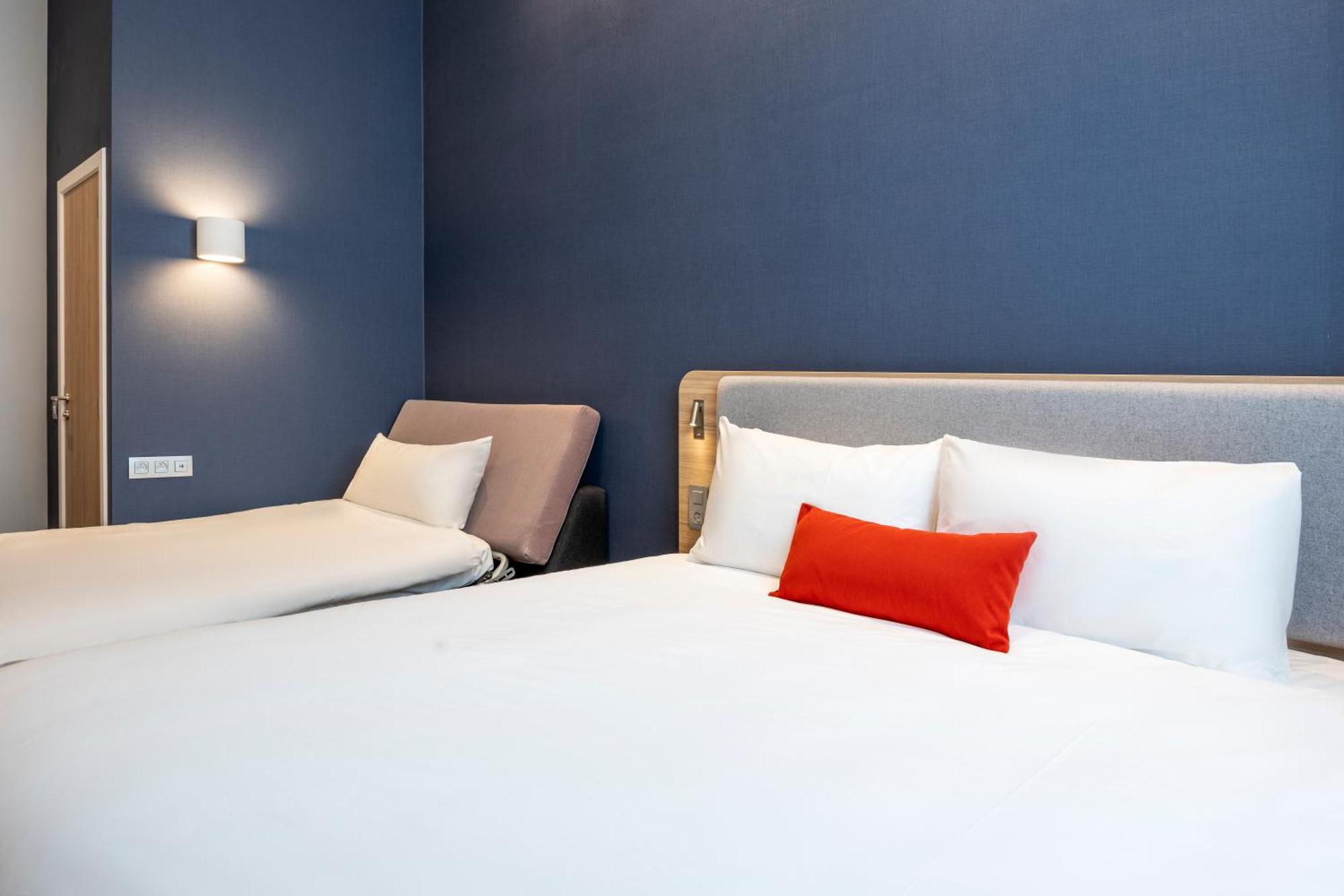 Holiday Inn Express Antwerp - City Centre By Ihg Zewnętrze zdjęcie